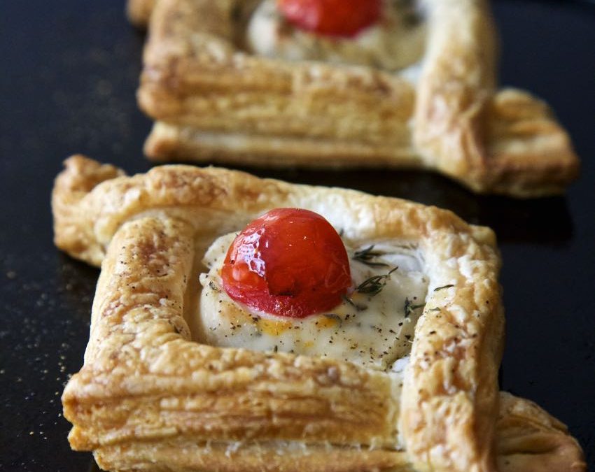 Vegan Puff Pastry Canapés – Tasty Little Boxes Filled with Vegan Cream Cheese