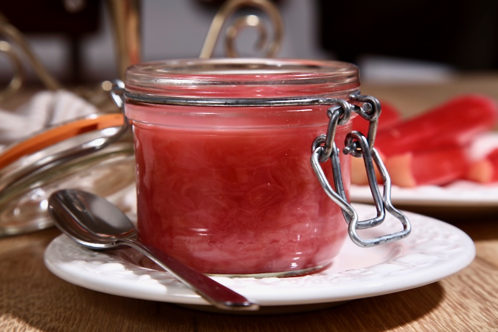 How to Make Rhubarb Compote (Ready in 15 minutes)